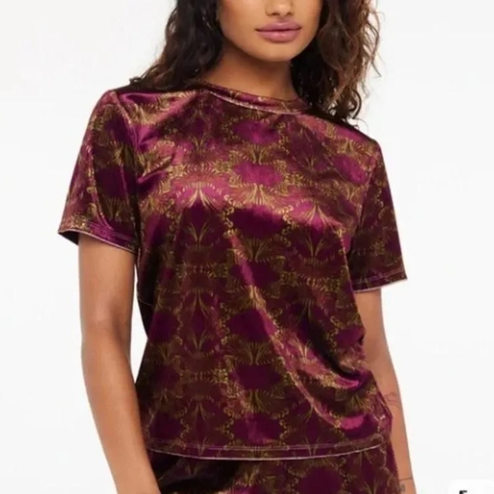SAVAGE by FENTY Psychedelic Velvet Sleep Top